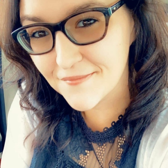 Meet your Posher, Maggie - Picture 2 of 2